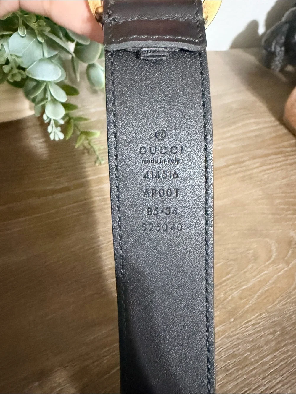 Gucci Black Leather Belt with Gold Double G Buckle - Picture 2 of 2